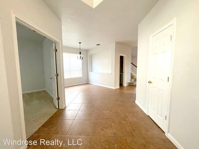 Building Photo - 5 br, 2.5 bath House - 20527 Cliff Park