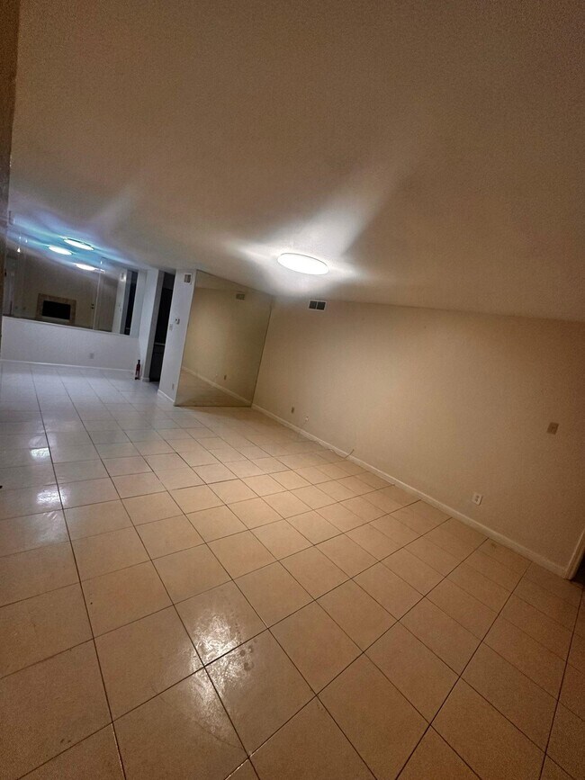 Building Photo - 9700 Leawood Blvd