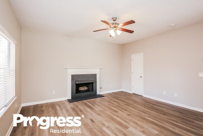 Building Photo - 2457 Briar Knoll Rd
