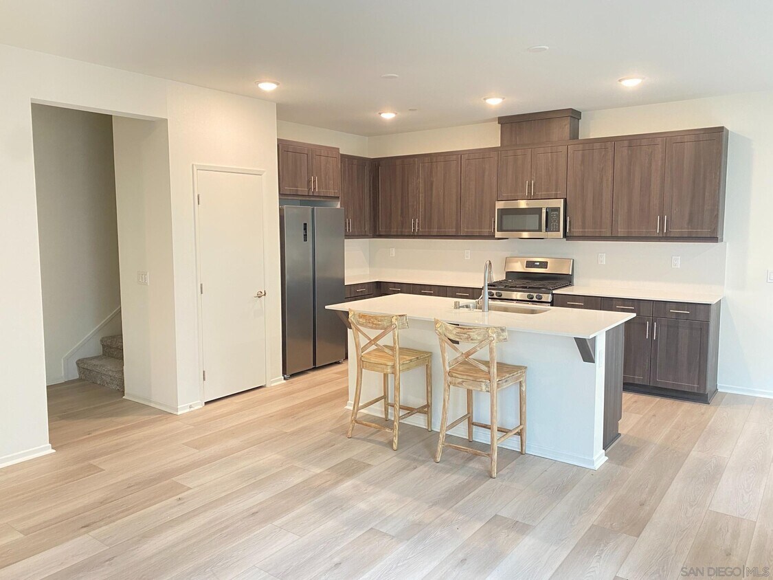 35127 Blossom Pl, Fallbrook, CA 92028 Condo for Rent in Fallbrook, CA