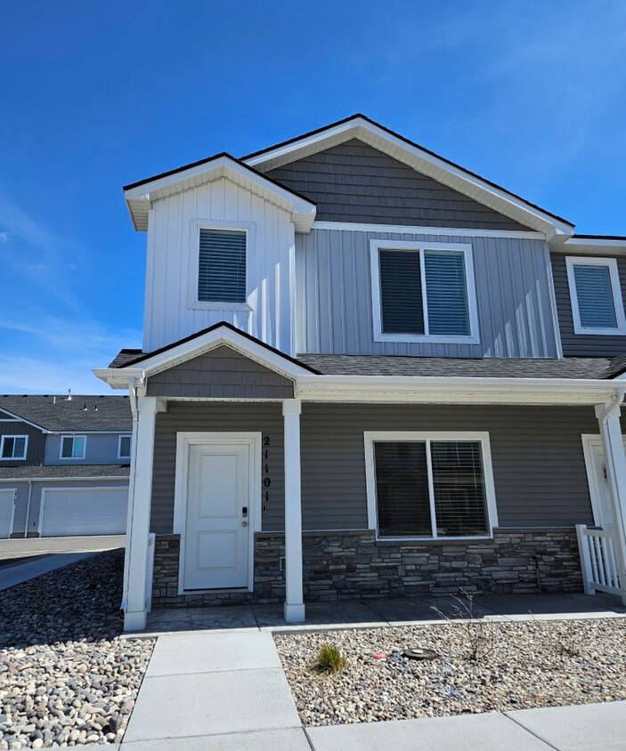 Primary Photo - 3 bed, 2.5 bath townhome in Summerfield