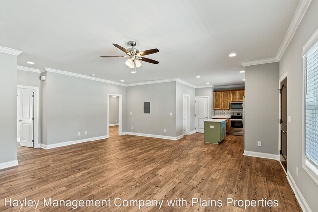 Building Photo - 4 br, 4.5 bath House - 928 Logan Court