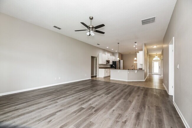 Foto del edificio - 11025 Snowbrook Ct