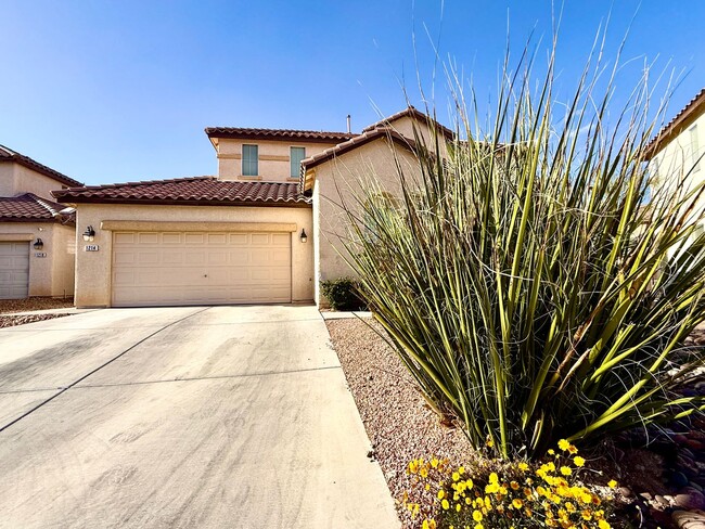 Building Photo - 5 Bedroom home in North Las Vegas with a P...