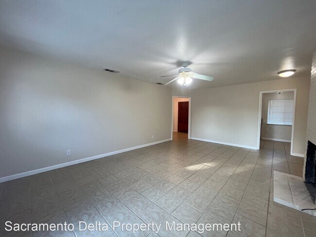 Building Photo - 3 br, 1 bath House - 1320 Rushden Drive