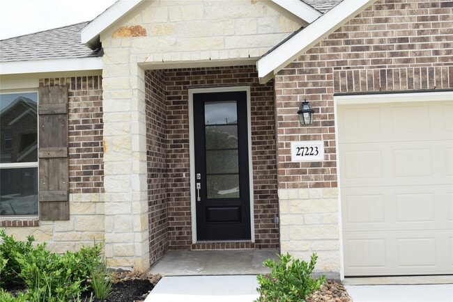 Building Photo - 27223 Henley Rdg Dr