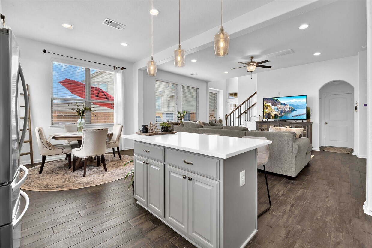 Foto principal - 25326 Fallen Acorn Ct