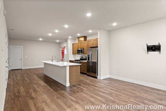 Building Photo - Beautiful Newer 3BD* 2.5 BA* Home in Betha...