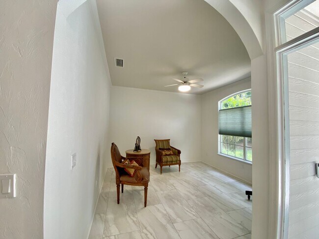 Foto del edificio - Fully Furnished & Renovated Haile Plantati...