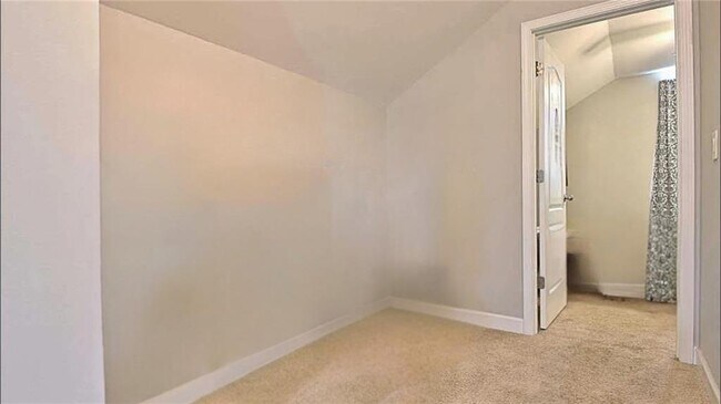 Foto del edificio - 2717 Mt Carmel Rd