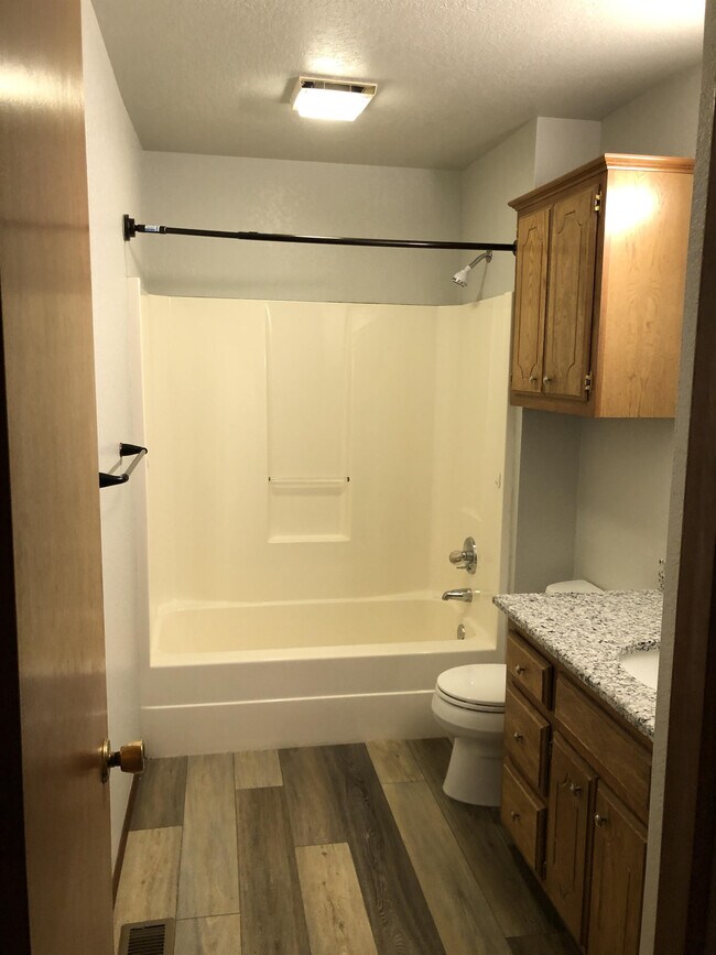 Foto del edificio - 112 N Baumann Ave