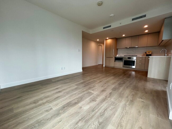 Building Photo - 809 Alderson Ave