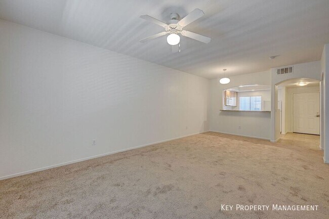 Foto del edificio - 6160 Rumrill St