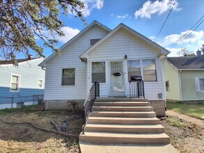 Building Photo - 1136 E Seminary St