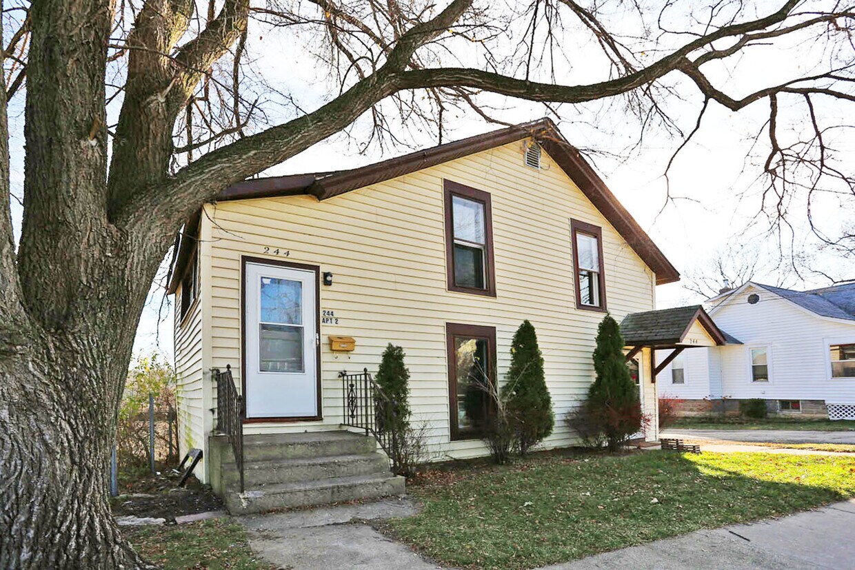 Primary Photo - 244 S Water St