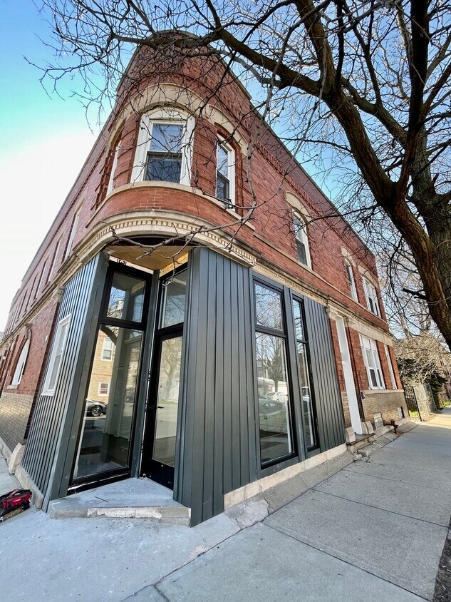 Primary Photo - 2827 N Central Park Ave