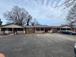 Building Photo - 500 W 2nd St