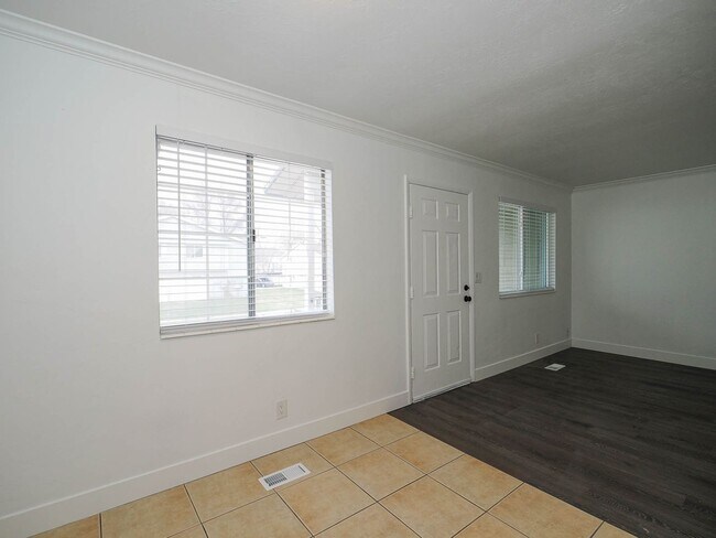 Building Photo - 1559 W 3395 S