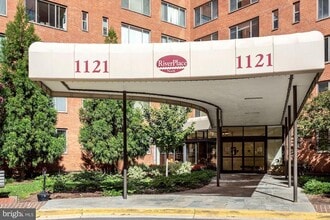 Building Photo - 1121 Arlington Blvd