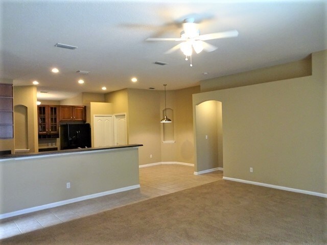 Foto del edificio - 633 Battlegate Ln