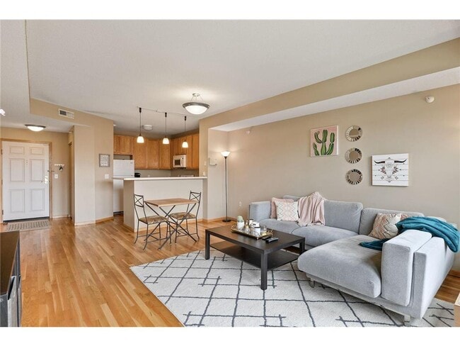Foto del edificio - 560 N 2nd St