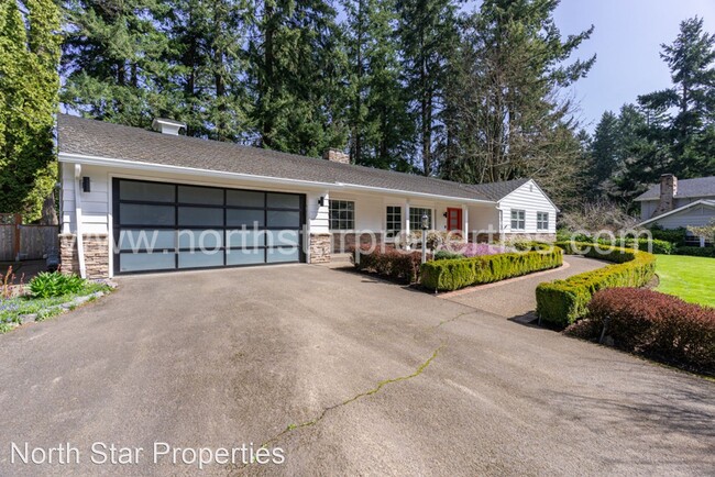 Building Photo - 4 br, 3.5 bath House - 2585 Dellwood Dr