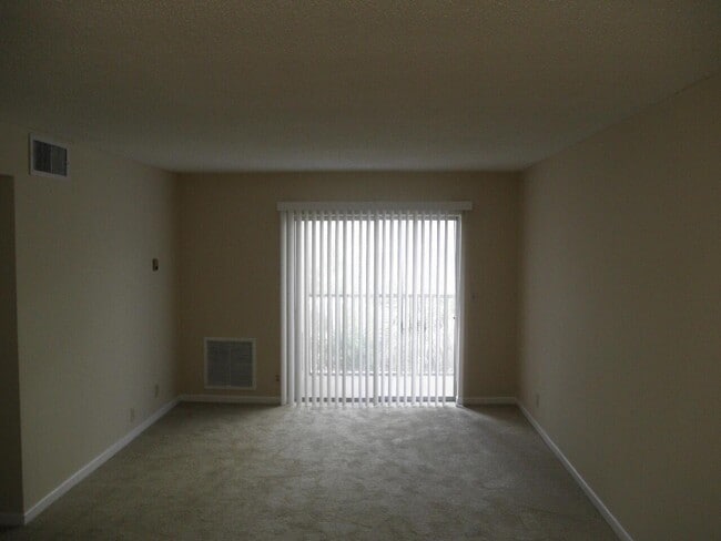 Building Photo - 1601 S Flagler Dr