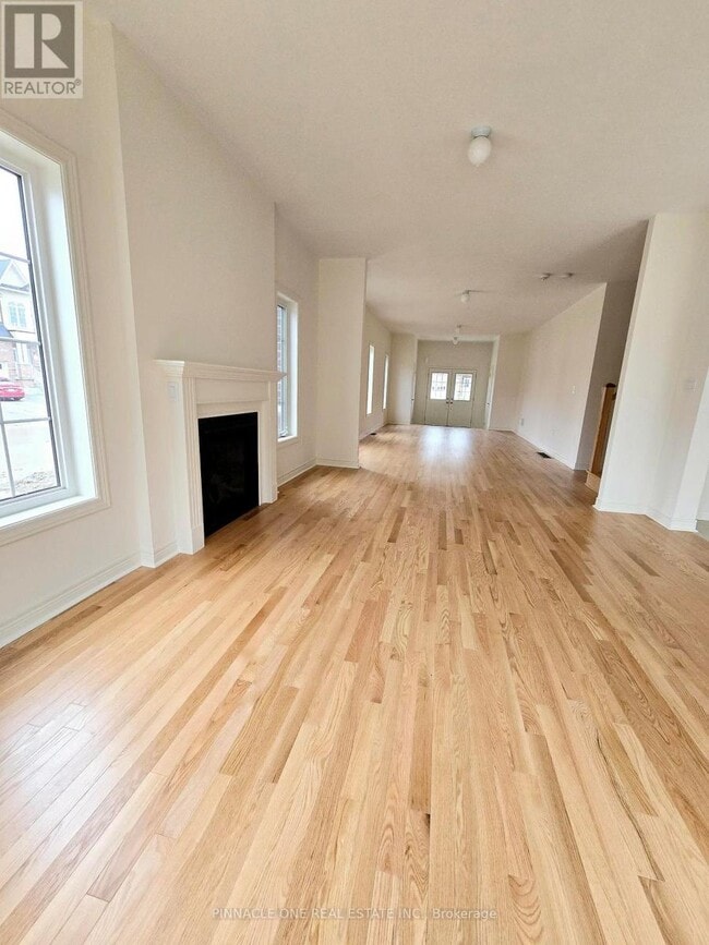 Building Photo - 1192 Drinkle Cres