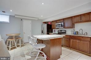 Building Photo - 7715 Wingate Dr