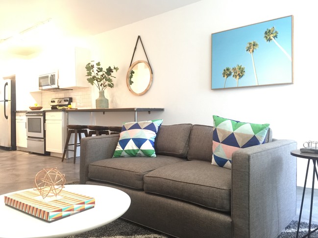 Interior Photo - 27th Street