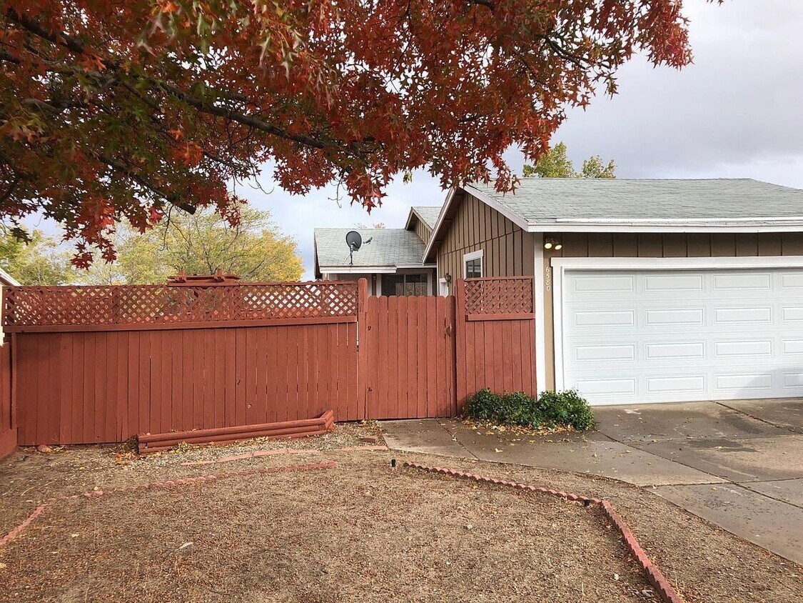 6580 Fern St - 2br 2ba home in Stead with... - 6580 Fern St -  2br 2ba home in Stead with...