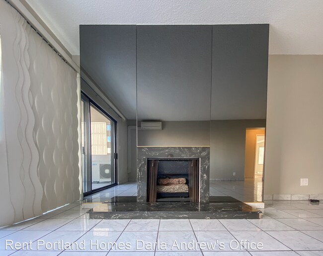 Building Photo - 2 br, 1 bath House - 2221 SW 1st Avenue #626