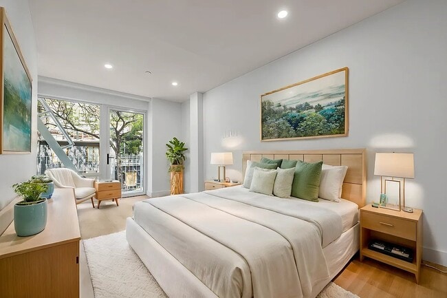 Foto del edificio - 18 E 13th St