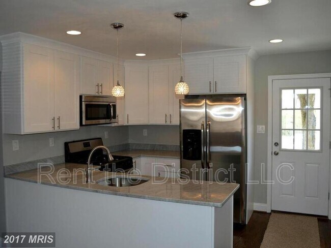 Foto del edificio - 707 Kennedy St NE