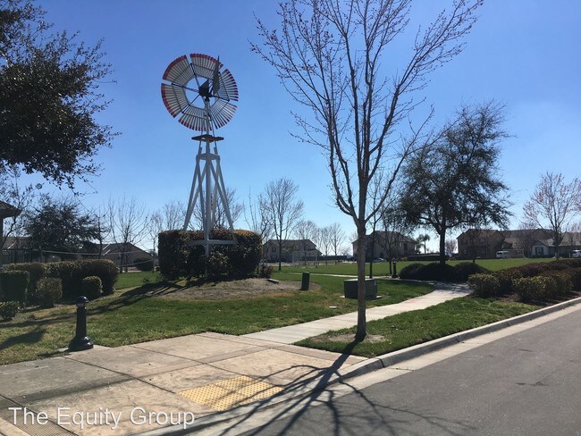 Building Photo - 1601 Softwind Dr