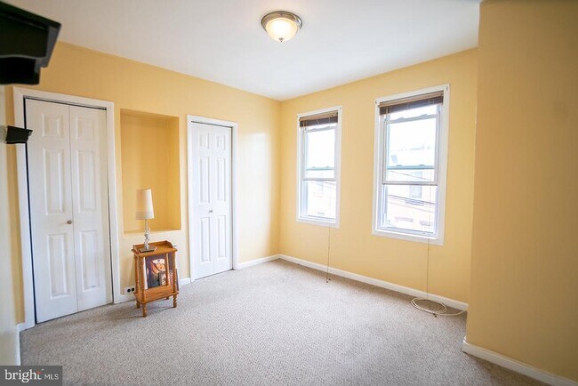 Foto del edificio - 2500 E Oakdale St