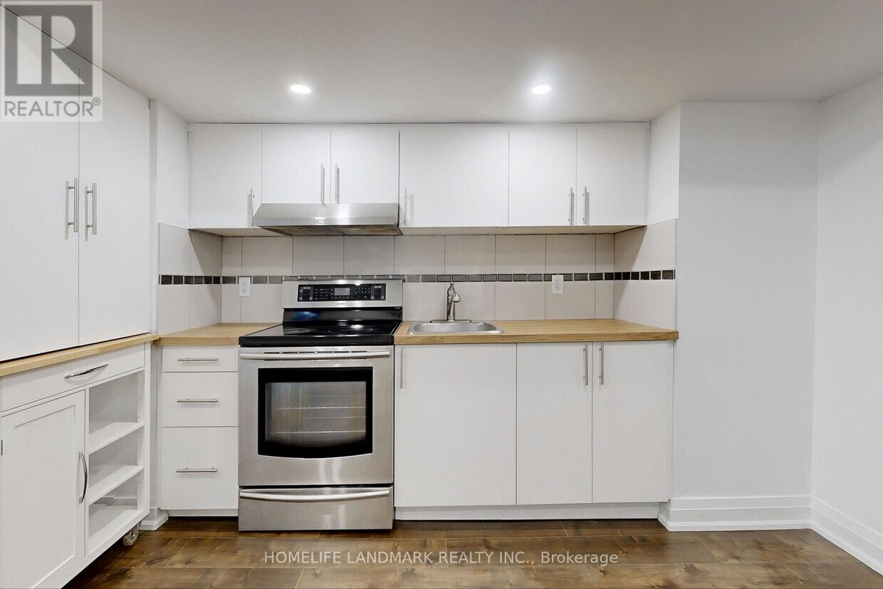 Primary Photo - 1661 Mt Albert Rd
