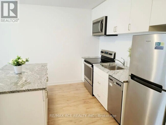 Photo du bâtiment - 1720 Simcoe St N