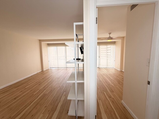 Photo - Bright Updated 1 bedroom with covered parking. ALL utilities included Apartment
