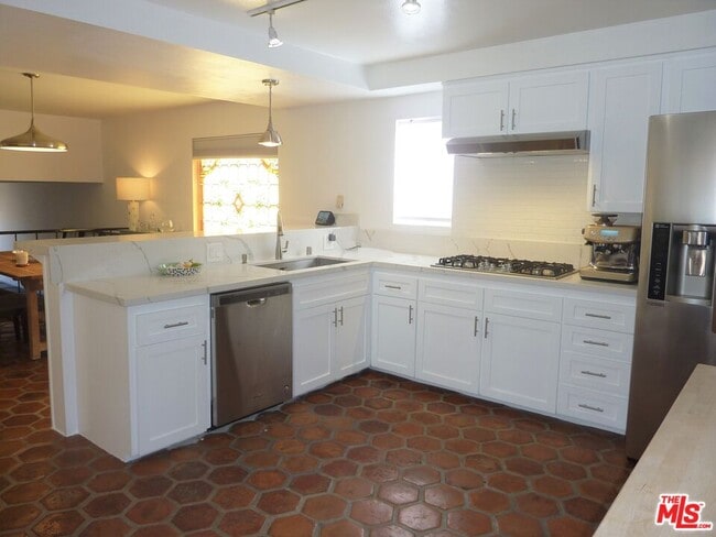 Building Photo - 13065 Mindanao Way