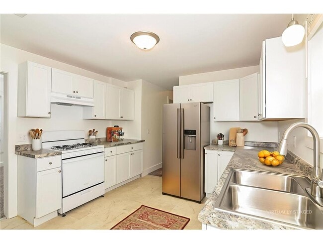 Foto del edificio - 613 17th Ave NE