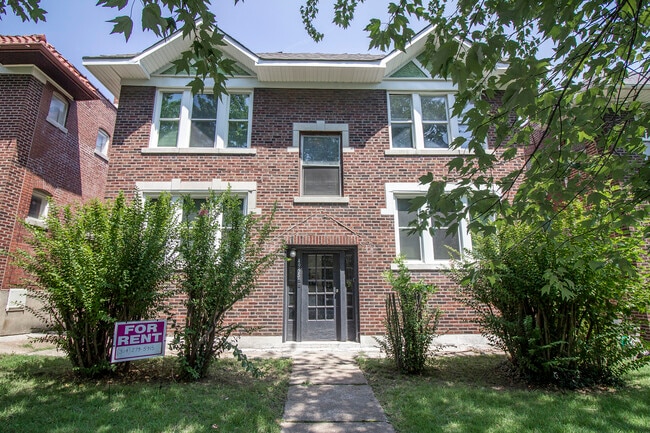 Foto del edificio - 4955 Lindenwood Ave