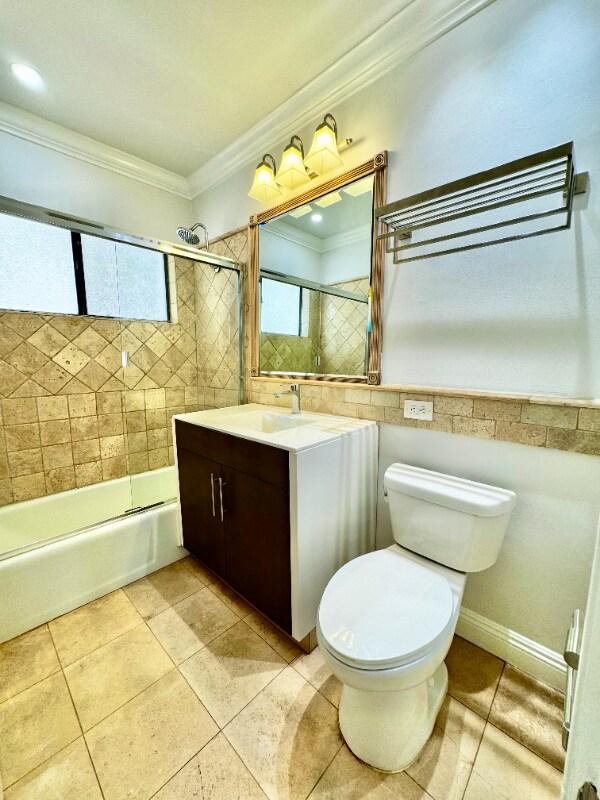 Foto principal - 1506 S Barrington Ave