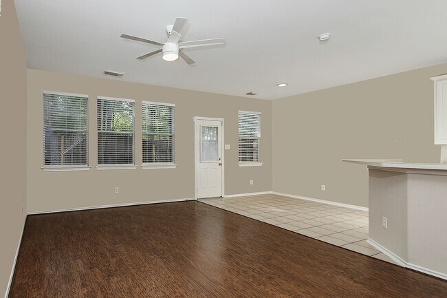 Foto del edificio - 10 Peach Ridge Pl