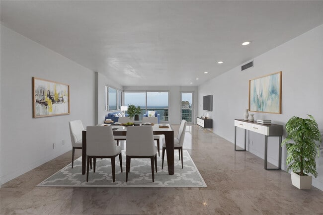 Building Photo - 3000 Holiday Dr