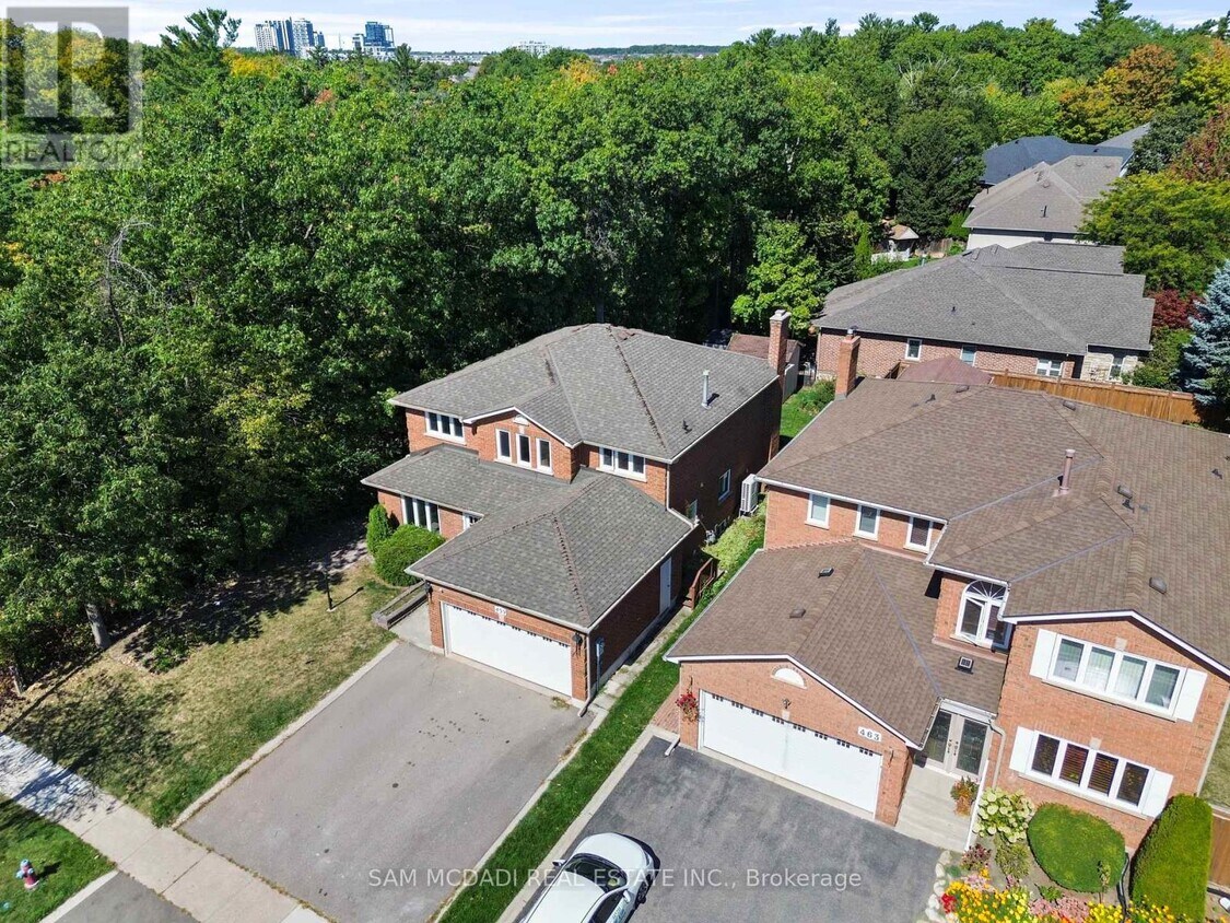 Photo principale - 459 Glenashton Dr