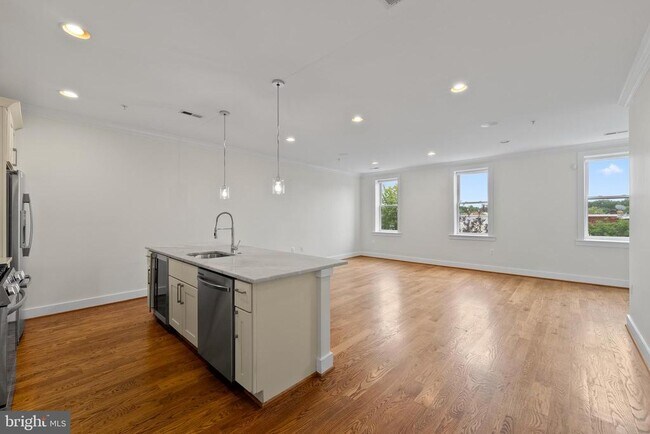 Building Photo - 1228 I St NE