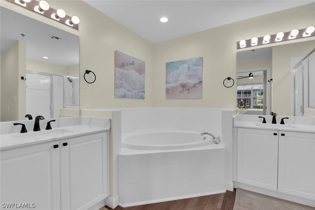 Foto del edificio - 7880 Mahogany Run Ln