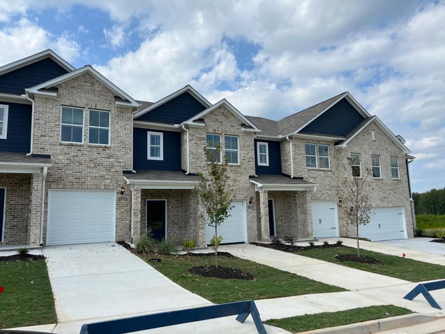 Foto del edificio - 4015 Hidden River Ln