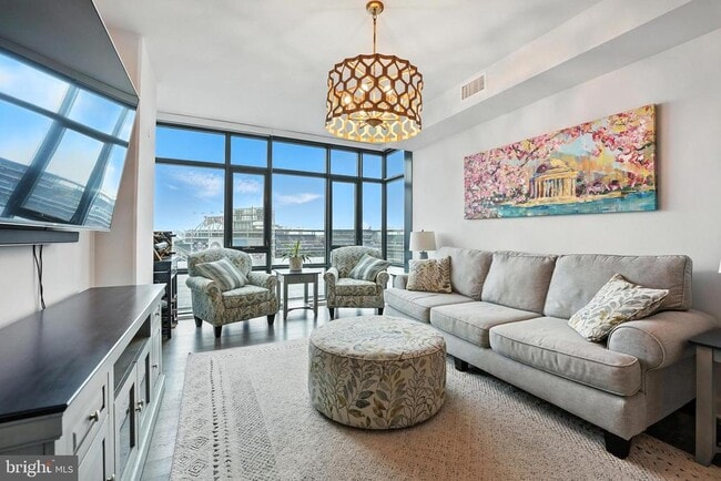 Building Photo - 70 N St SE